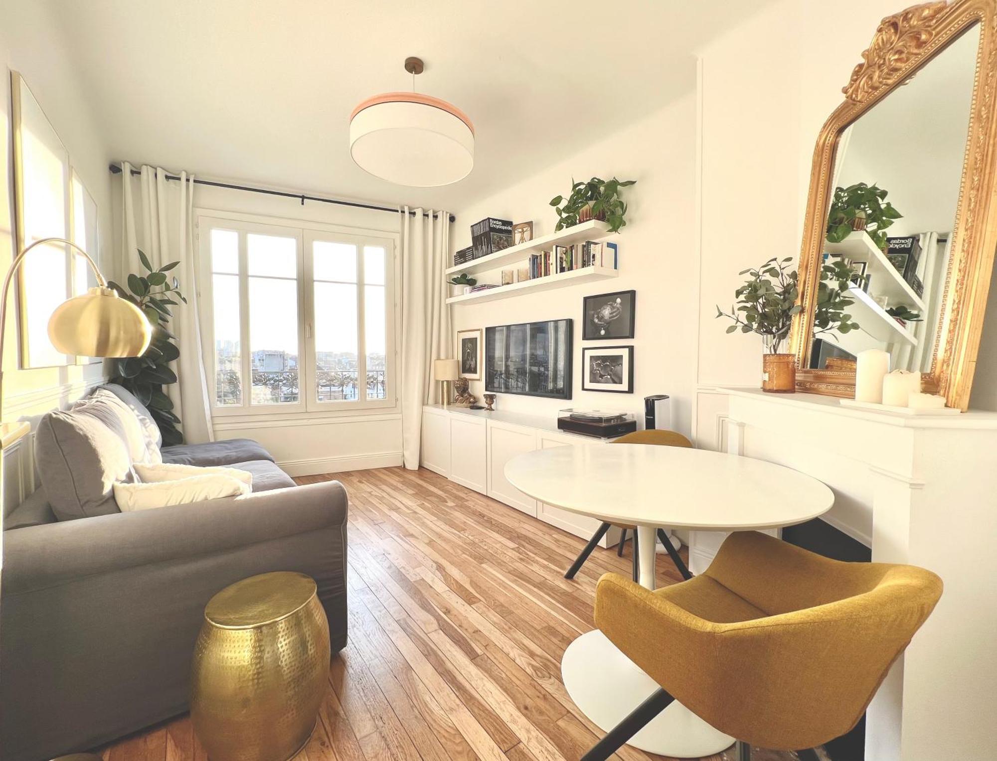 Parisian Charm With Amazing View Near Metro Asnieres-sur-Seine